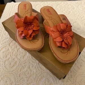 Born Thong Sandal Size 8